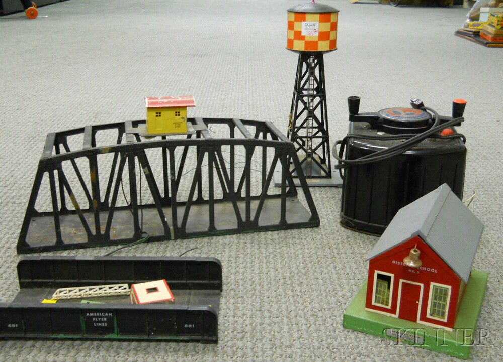 Sold at auction Set of Twenty-seven Lionel O-Gauge Model Train and Accessory  Items Auction Number 2722T Lot Number 1165