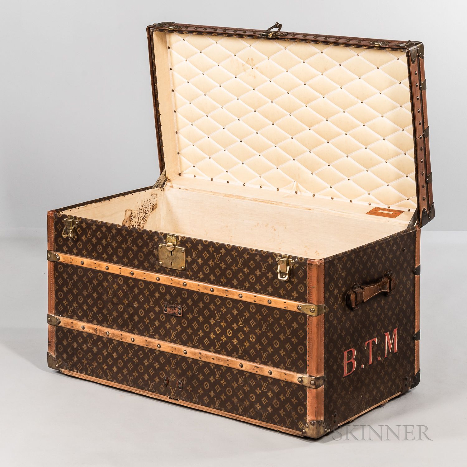 Antique Luxury Louis Vuitton Steamer Trunk/side Table Auction