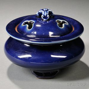 Blue-glazed Tripod Covered Censer