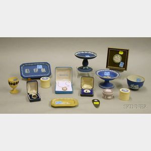 Fourteen Assorted Small Wedgwood Ceramic Items