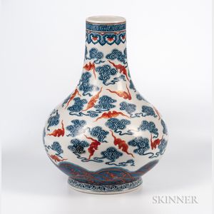 Iron Red-enameled Blue and White Tianqiuping Vase