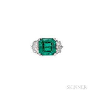 Oscar Heyman Platinum, Emerald, and Diamond Ring
