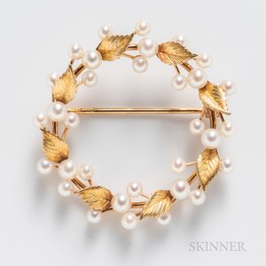 14kt Gold and Cultured Pearl Circle Pin