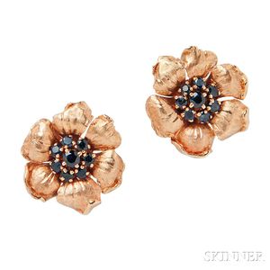 14kt Gold and Sapphire Flower Earrings