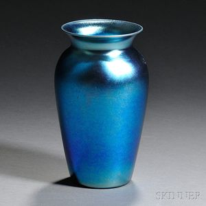 Durand Iridescent Glass Vase