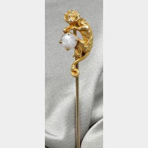 Gold and Moonstone Cameo Stickpin