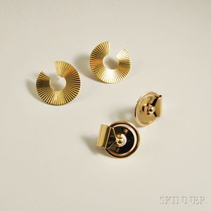 Two Pairs of 14kt Gold Disc Earrings