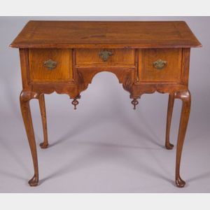 Queen Anne Walnut Veneer Dressing Table