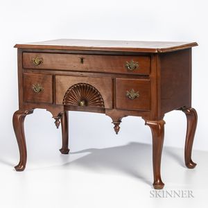 Miniature Cherry Queen Anne-style Eastern Massachusetts-type Dressing Table