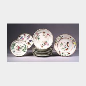 Thirteen Chinese Export Porcelain Plates