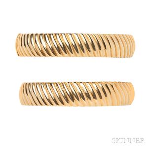 Pair of 14kt Gold Bracelets
