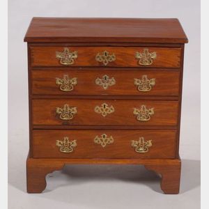 Chippendale Mahogany Four-drawer Chest