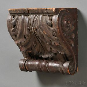 Acanthus-carved Wooden Bracket