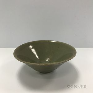 Celadon-glazed Stoneware Tea Bowl