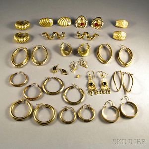 Group of Mostly 14kt Gold Earrings