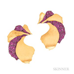18kt Gold and Ruby Leaf Earrings, Umrao