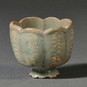 Flower-shaped Celadon Cup