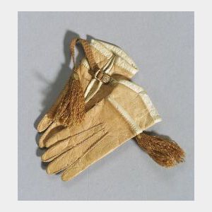 Gloves for a Fashionable Lady Doll