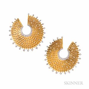 18kt Gold and Diamond Earrings, Umrao