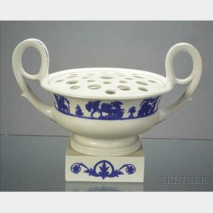 Wedgwood White Smear Glazed Stoneware Crater Potpourri and Covers