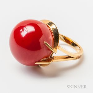 Chinese 18kt Gold and Agate Cocktail Ring