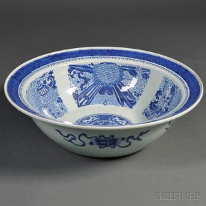 Large Chinese Export Blue Fitzhugh Pattern Porcelain Basin