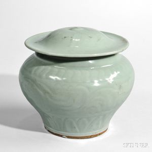 Longquan Celadon Lidded Guan Jar
