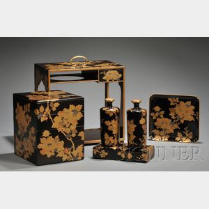 Gilt-lacquered Picnic Box