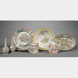Eight Chinese Export Porcelain Items
