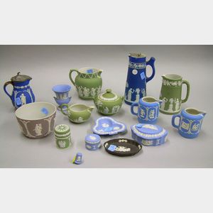 Fifteen Pieces of Wedgwood Solid Jasper and Jasper Dip Items