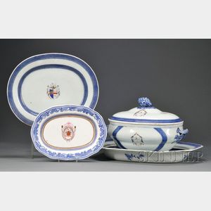 Four Armorial-decorated Export Porcelain Table Items