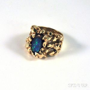 Modern 14kt Gold and Opal Ring