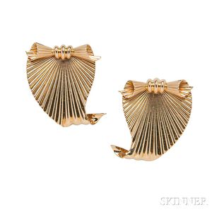 Pair of 14kt Gold Brooches