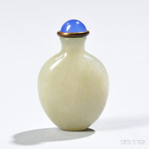 Flattened Oval Flask-shape Jade Snuff Bottle