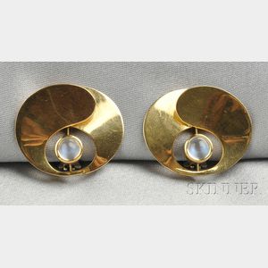 18kt Gold and Moonstone Earclips, Trudel