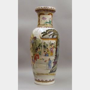 Chinese Export Porcelain Palace Vase