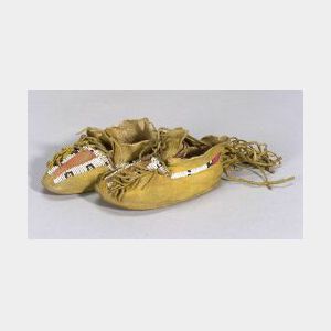 Southern Plains Beaded Hide Infant&#39;s Moccasins