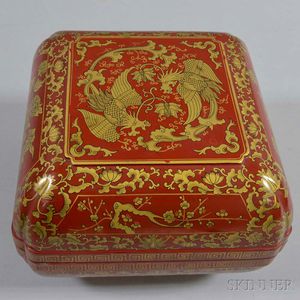 Red-lacquered Covered Box