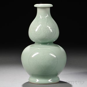 Celadon Double-Gourd Vase