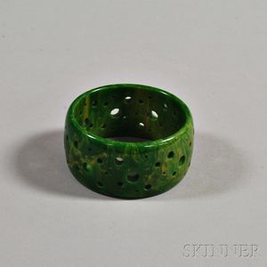 Bakelite Creamed Spinach Drill-carved Bangle