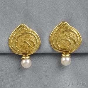 18kt Gold and Cultured Pearl Earclips, Elizabeth Gage
