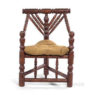 Turned Oak Three-corner Chair