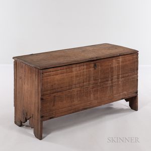 Crease-molded Pine Six-board Chest