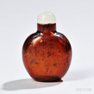 Flattened Oval Glass Snuff Bottle