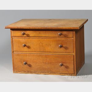 Shaker Pine Three-drawer Counter