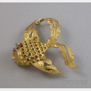 18kt Gold Fish Brooch