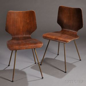 Two Sligh–Lowry Ply-curves Chairs