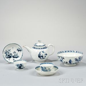 Four Lowestoft Porcelain Blue and White Tea Ware Items