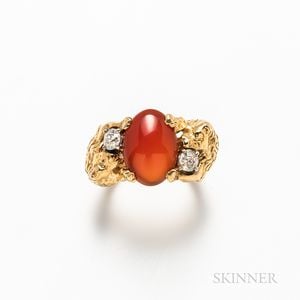 18kt Gold, Carnelian, and Diamond Double Lion Ring