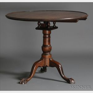 Chippendale Walnut Carved Claw-and-Ball Foot Tilt-top Tea Table